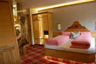 Hotel Schweizerhof - 1