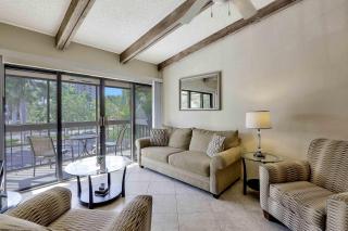 Inland condo with pool and steps to beach/food/shops - 7