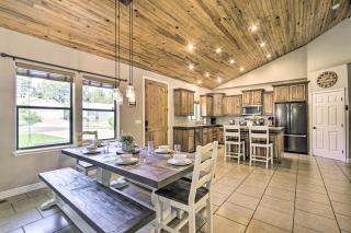 Modern Show Low Home with BBQ and Fire Pit! - Show Low - 3