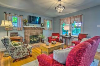 Restored Mars Hill Home on 1 Acre Walk to Town! - Mars Hill - 6