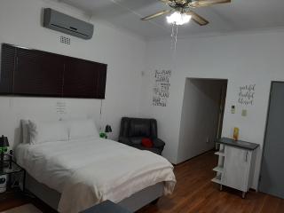 Nikita's Self-catering Haven 2 - Kimberley - 7