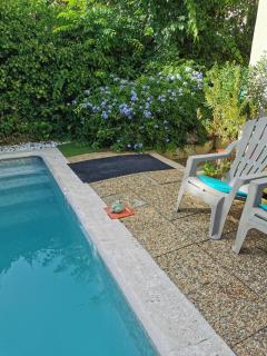 APPARTEMENT EN SOUS SOL DE VILLA avec accès jardin et piscine - Marseille - 6