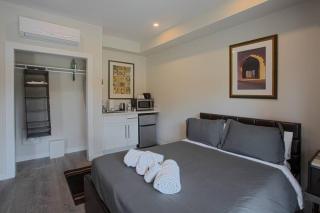 Cute Studio With Large Balcony and Great Park View - San Diego - 6