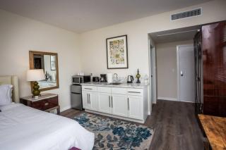 Premier Location with Great Scenic Downtown View - San Diego - 7