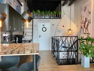 Thruster - Rooms, Kitchen, Chill-Out Zone-Netflix, Lobby-Netflix - Gdynia - 3