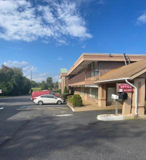 Travelers Inn - South Brunswick Terrace - 4