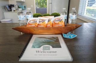 The Beach House at Seascape Steps from the Beach, Marina and Shops! - West Palm Beach - 4