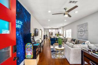 Intergalactic Abode at East Downtown - Houston - 9