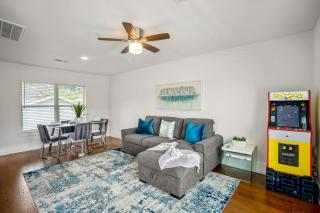 Universal Apartment at East Downtown - Houston - 6