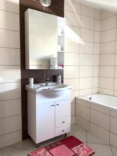 BIG Apartment 3 Bedrooms - Bihać - 3