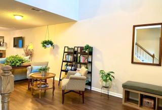 Spacious & comfy home in ultra-convenient location 2025 Traveller Award Winner - 2