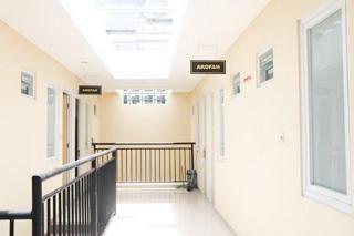 Muzdalifa Syariah near Alun Alun Gresik Mitra RedDoorz - 5