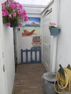 Little Beach House - Free parking - 1