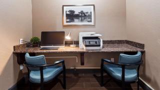 Best Western Plus Lee's Summit Hotel & Suites - Lees Summit - 2