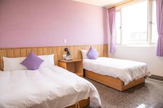 Holiday Hotel - Nangan - 4