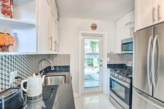 Shady and Eclectic Fort Lauderdale Dwelling with Yard! - Fort Lauderdale - 8