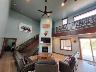 East Zion Mesa Retreat- Luxury, Hot Tub, Resort Amenities - Orderville - 4