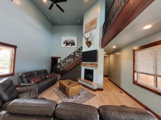 East Zion Mesa Retreat- Luxury, Hot Tub, Resort Amenities - Orderville - 5