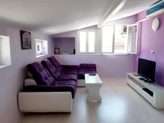 Top floor apartment in the Center of Pomorie - Pomorie - 9