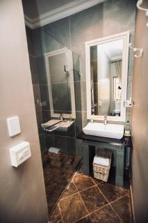 Godiva Spa & Guesthouse - 4