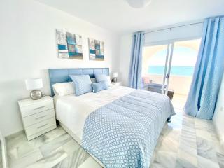 Aguamarina Frontline Beach, Direct Sea Views POOL - EaW Homes - 8