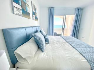 Aguamarina Frontline Beach, Direct Sea Views POOL - EaW Homes - 7