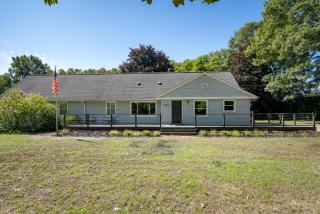 All Decked Out - Secluded getaway near beach access - Holland - 9
