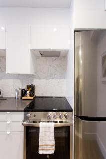 The Santamaria Golden Palms Studio by Den Stays - Montréal - 2