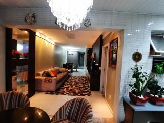 Apartamento FRENTE PARA 0 MAR - PÉ NA AREIA - 3 SUITES COM AR CONDICIONADO, 2- VAGAS PARA CARROS MÉDIOS OU PICK UP E CARRO PEQUENO - FINAMENTE DECORADO - PRAIA DO MORRO-INTERNET -WI-FI -TV COM SERVIÇOS DE DISNEY PLUS - NETFLIX -HBO MAX -STAR MAX - - Guarapari - 9