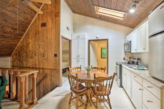 Charming Roan Mtn Cabin Across from Creek! - Roan Mountain - 4
