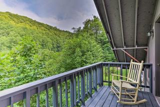 Cozy Roan Mountain Cabin with Private Balcony! - Roan Mountain - 9