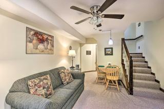 Cozy Roan Mountain Cabin with Private Balcony! - Roan Mountain - 5