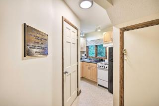 Cozy Roan Mountain Cabin with Private Balcony! - Roan Mountain - 3