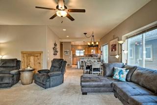 Gold Beach Townhome with Ocean Views and Sunroom! - Gold Beach - 5