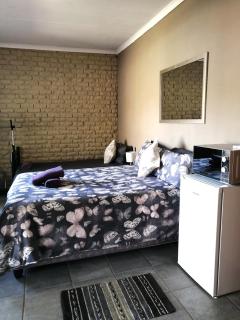 Ambiente Budget Accommodation - Upington - 9