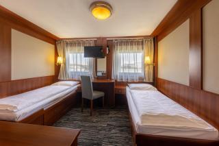 Grand Jules - Boat Hotel - Budapest - 6