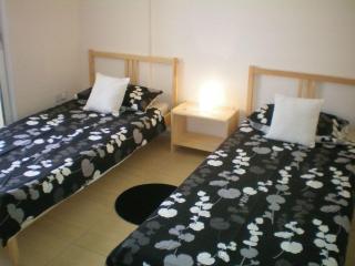 104 Excellent 2 bed apartment with pool view, AC & gym! - Perivólia - 5