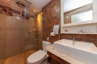 Clean Comfy Cozy easy to go Siam Paragon and Chatuchak Market - 5