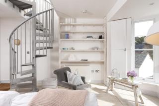 Upper Chandlers Cottage - Sea Views - 3