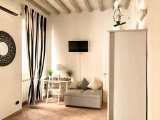 Santa Croce Garden Apartment - Florence - 2
