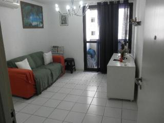 NA BEIRA MAR DE PAJUCARA - EDIFICO NEO 2- APARTAMENTO COM 02 QUARTOS - POSSUI VARANDA- VISTA LATERAL DO MAR- AVENIDA DOUTOR ANTONIO GOUVEIA 1081- CONSUMO ELETRICO É PAGO No CKECK-OUT 1KWH É 1,35 REIAS -TEM TELA DE PROTEÇÃO- - Maceió - 4
