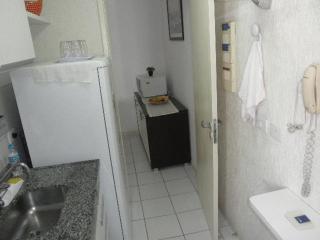 NA BEIRA MAR DE PAJUCARA - EDIFICO NEO 2- APARTAMENTO COM 02 QUARTOS - POSSUI VARANDA- VISTA LATERAL DO MAR- AVENIDA DOUTOR ANTONIO GOUVEIA 1081- CONSUMO ELETRICO É PAGO No CKECK-OUT 1KWH É 1,35 REIAS -TEM TELA DE PROTEÇÃO- - Maceió - 1