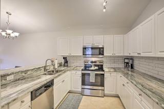 Bright and Airy Fort Myers Home with Pool Access! - Fort Myers Villas - 9