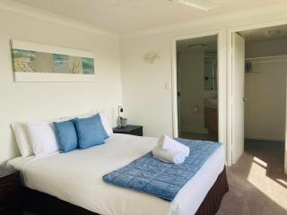 Steps From The Beach 3br Apt FREE Wifi,Pool,Parking,Apple TV - 6