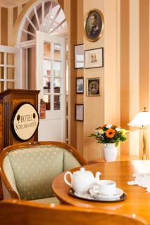 Hotel Garni Schlossgarten - Neustrelitz - 1