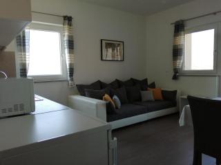 Villa Luce Apartment House - Karlobag - 1