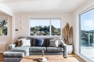 Sunshine Rise - Raglan - 1