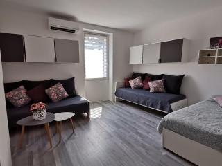 Sun Kissed Apartment - Koper - 0