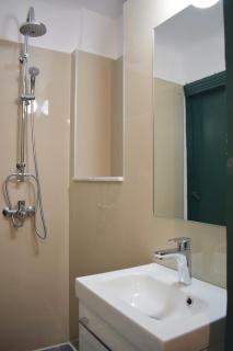 Stylish, Basement Studio with Roof Top Access - EP9B - Atene - 3