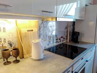 SUNSET Apartment Near Sea - Family Friendly space with Bath and Good Coffee - Ventspils - 1